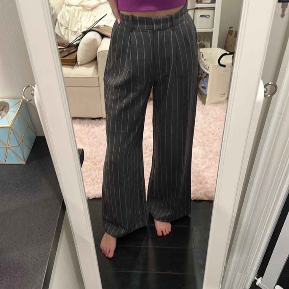 Abercrombie & Fitch Charcoal Grey Pinstripe Wide Leg Trouser Pants. Size 27/4 - Picture 8 of 10
